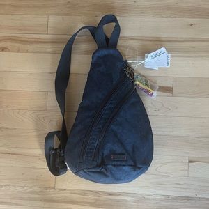 sakroots on the go sling